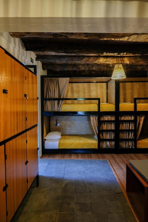 Loving Strangers Hostel Мадалена Экстерьер фото