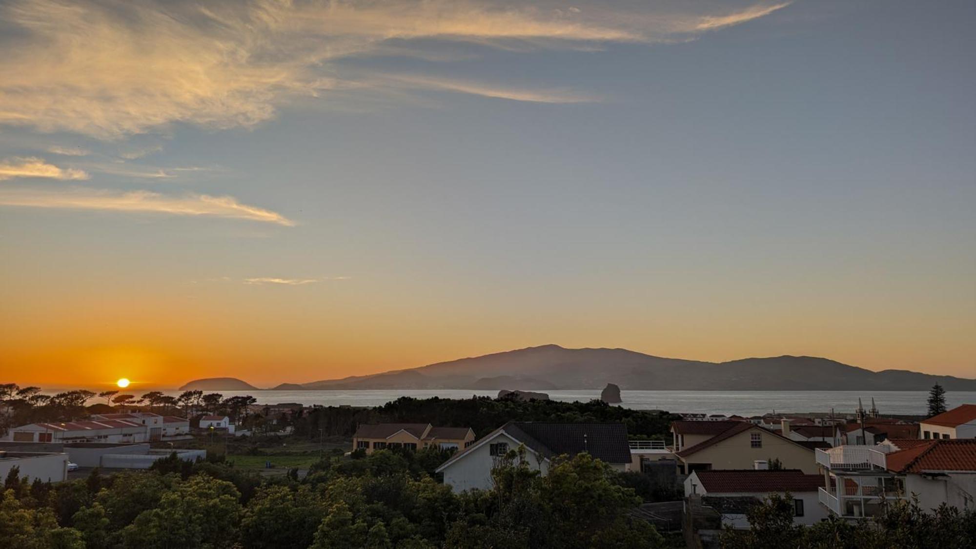 Loving Strangers Hostel Мадалена Экстерьер фото