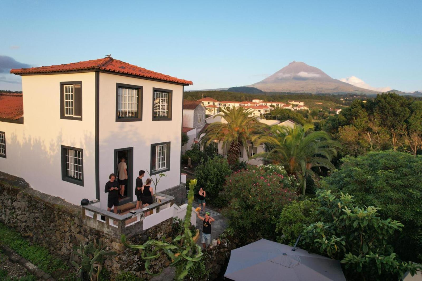 Loving Strangers Hostel Мадалена Экстерьер фото