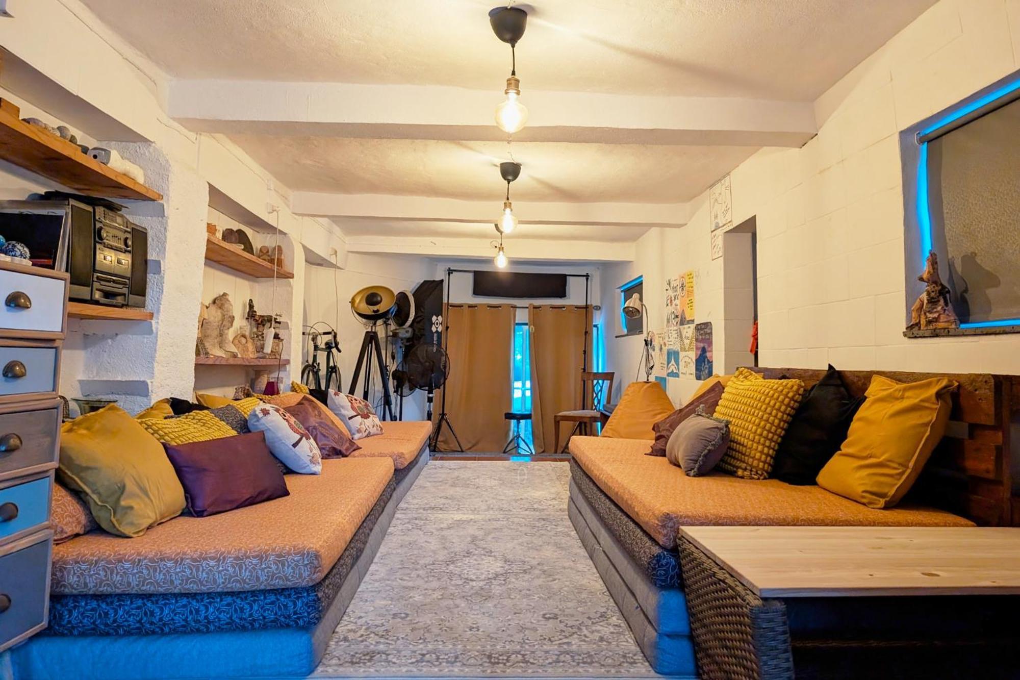 Loving Strangers Hostel Мадалена Экстерьер фото