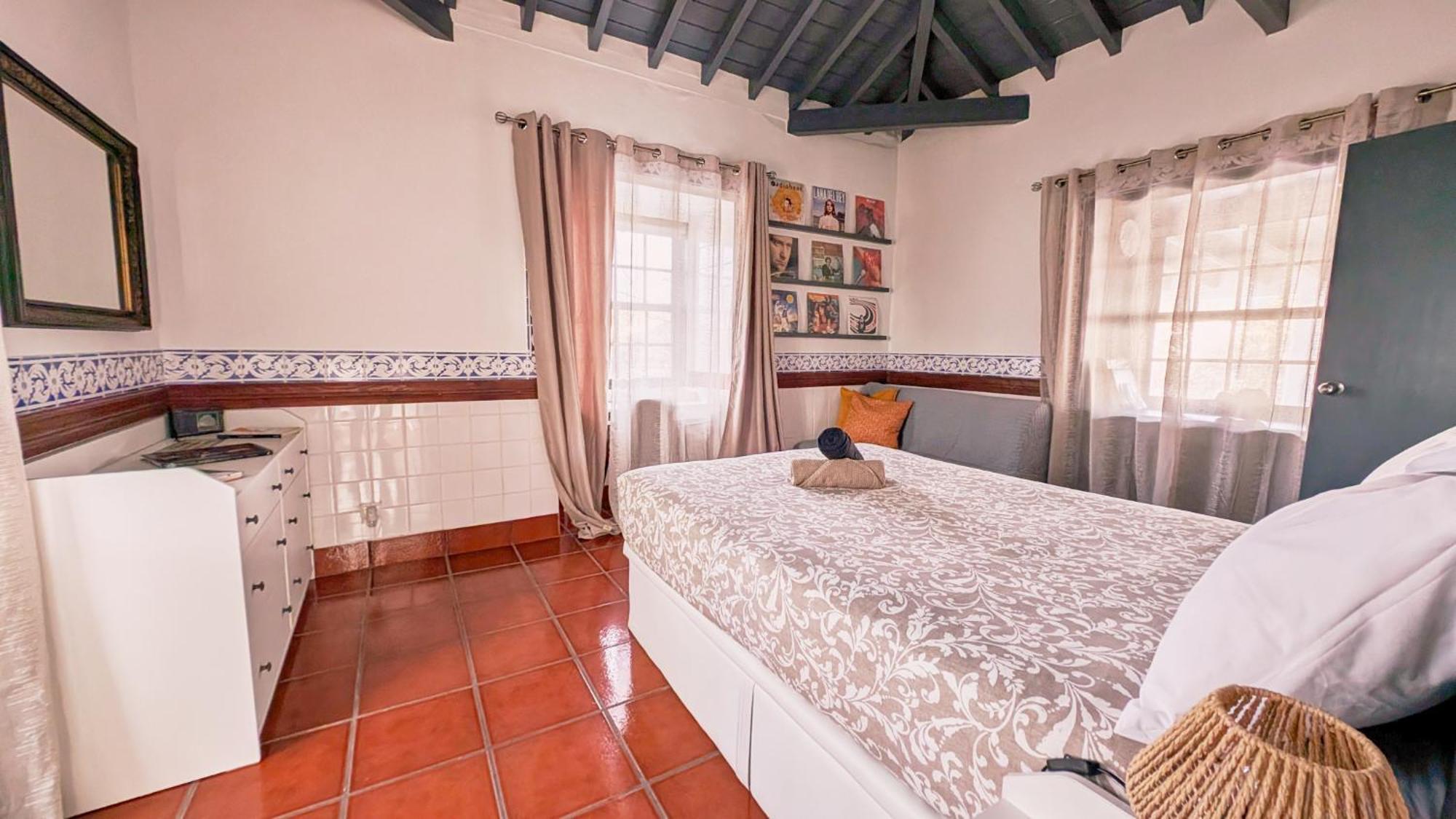 Loving Strangers Hostel Мадалена Экстерьер фото